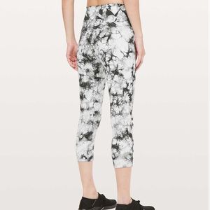 Lululemon Wunder Under Crop 21" Shibori White Grey